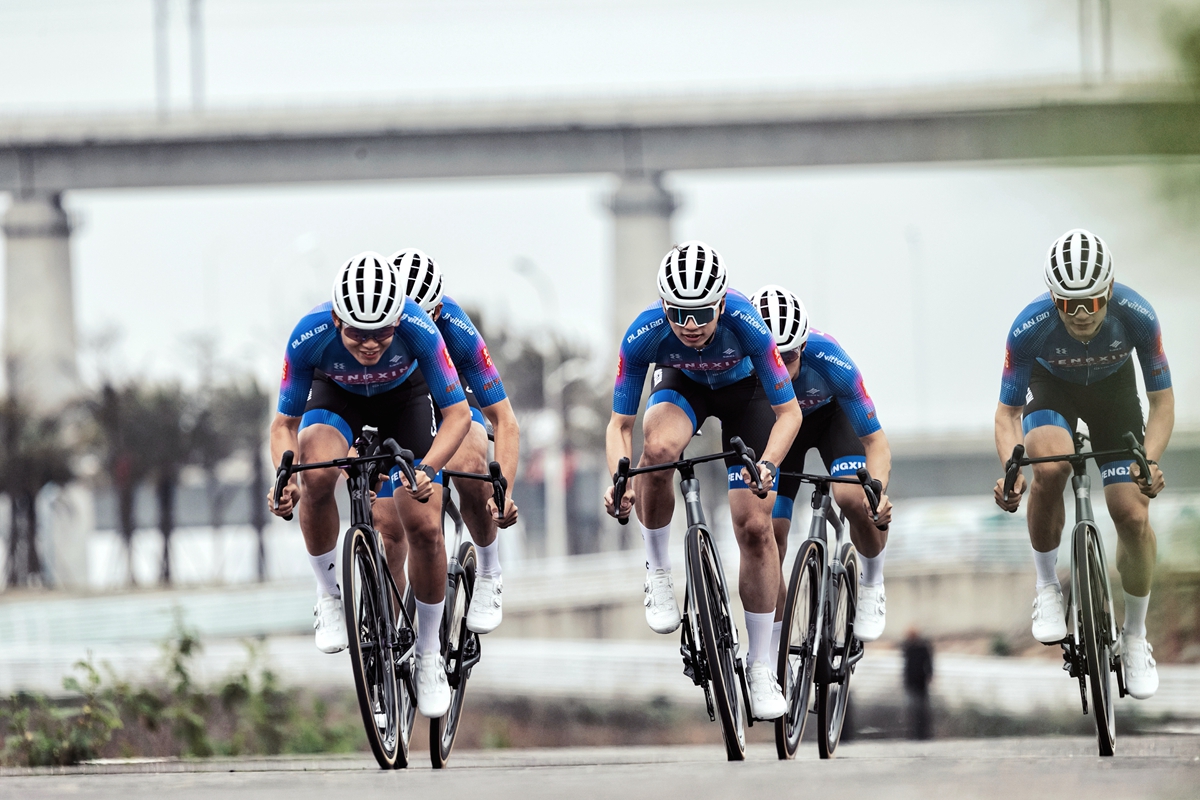 丰信-森地客车队2026赛季阵容亮相