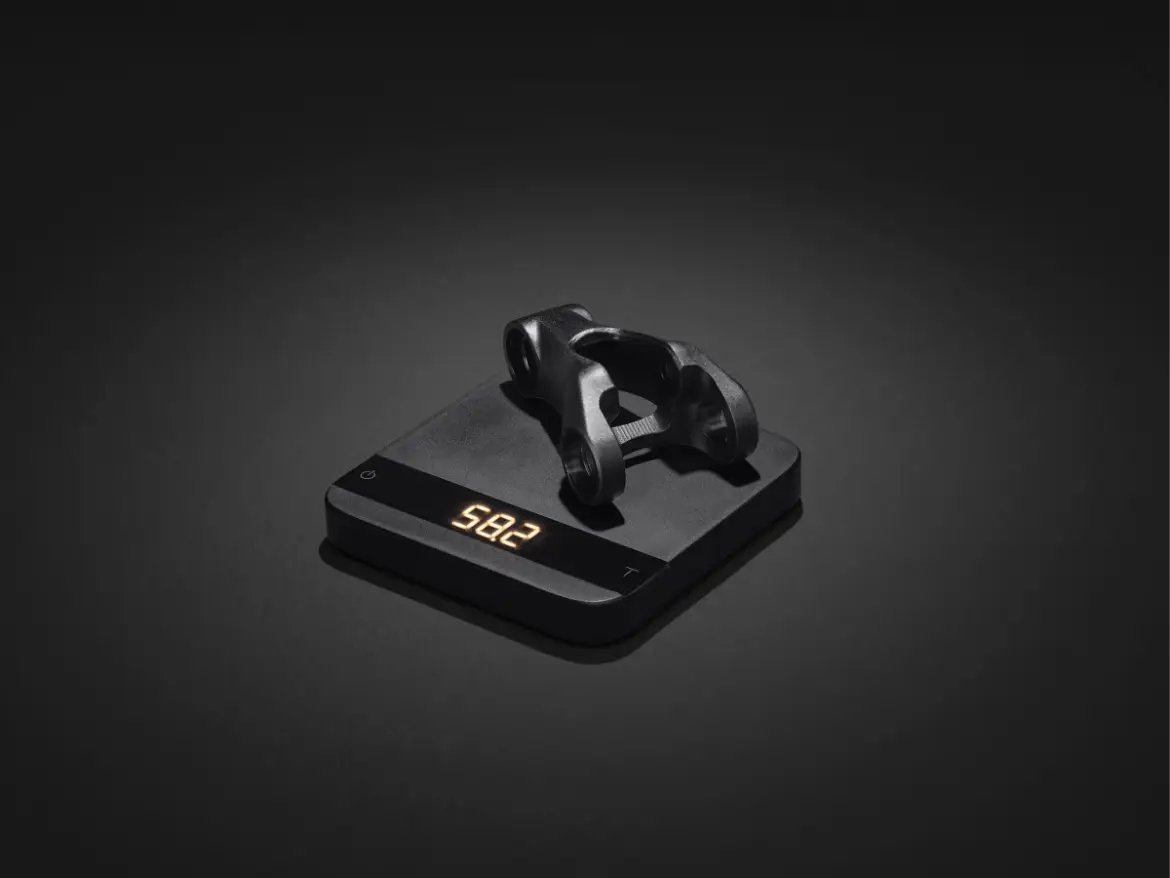 整车轻至8.5kg 闪电推出Epic 9