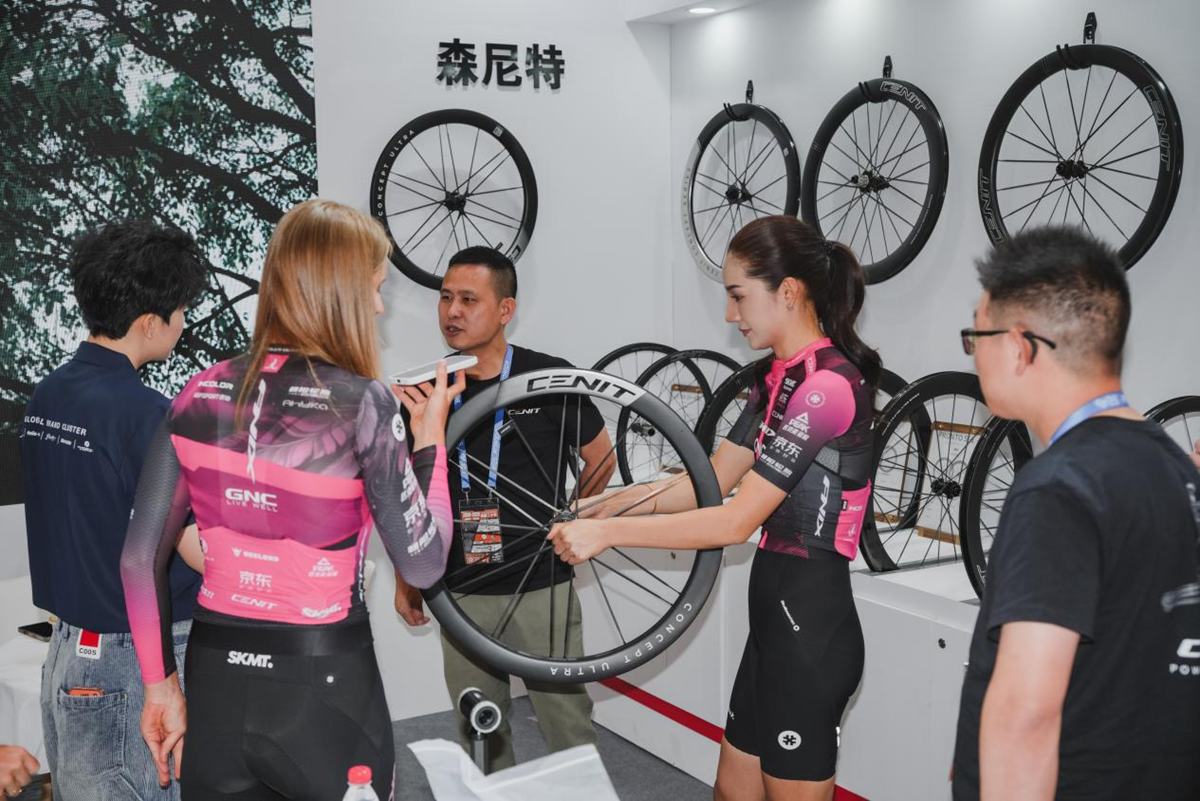 现场直击｜CENIT 2026上海展，碳纤维旗舰矩阵惊艳亮相