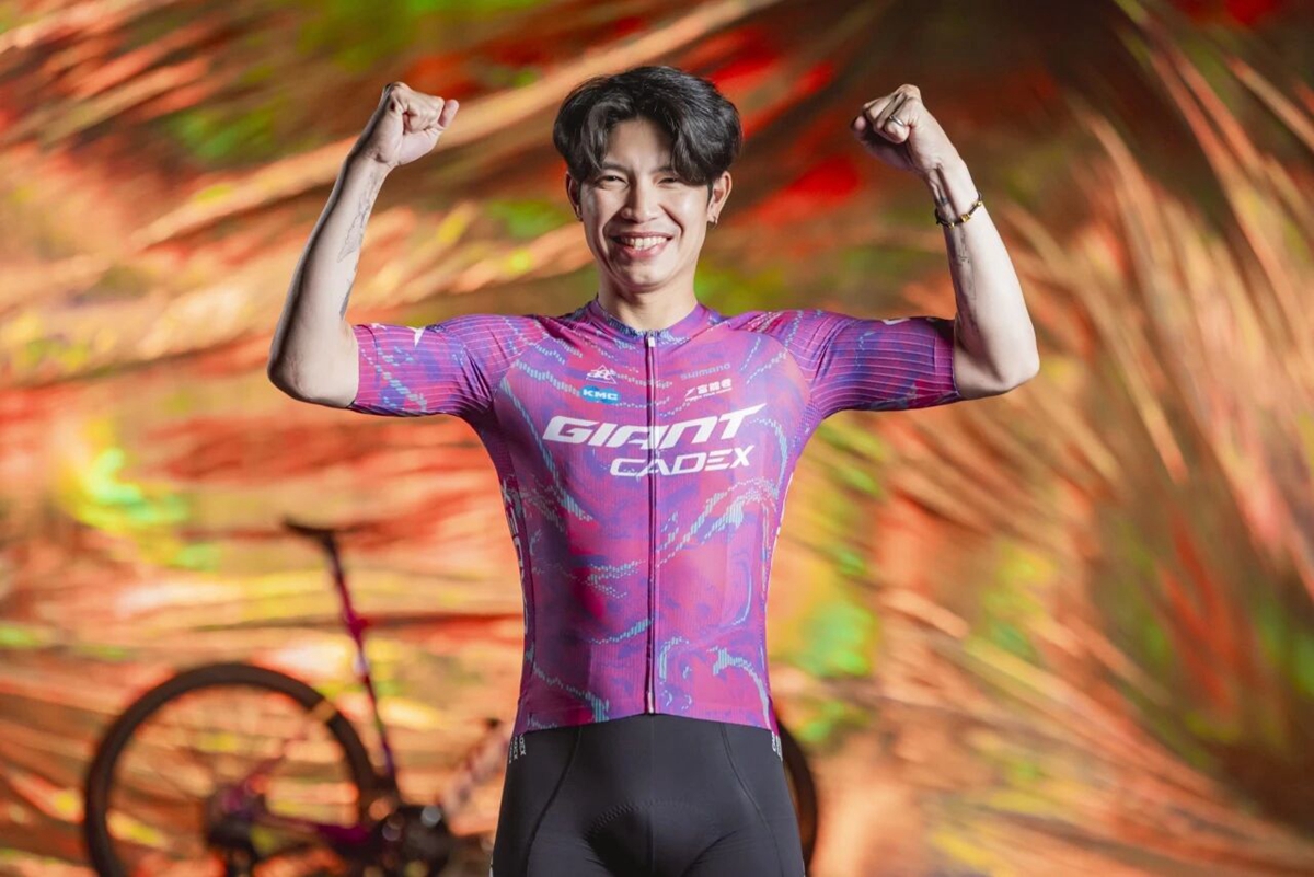 启程赛里木湖  捷安特联合明星车队赛事前瞻