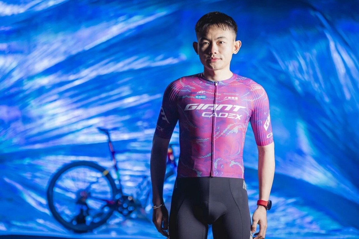 启程赛里木湖  捷安特联合明星车队赛事前瞻