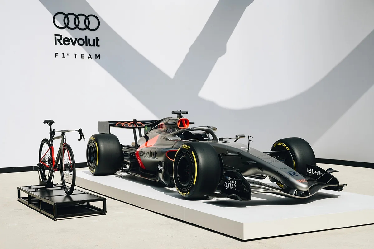 Specialized 携手奥迪 F1 车队推出 Tarmac 联名款公路车