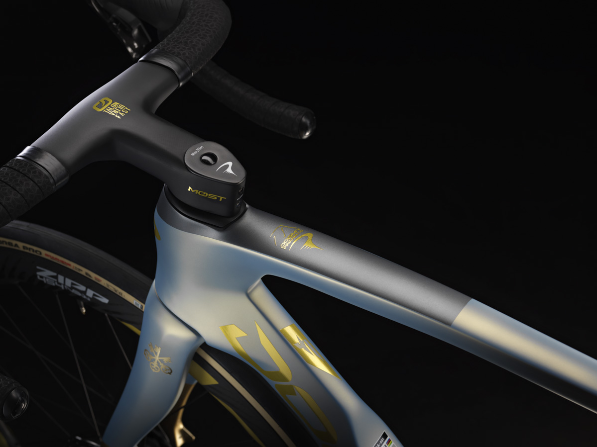 DOGMA F 环法限定版｜Pinarello-Q36.5 首征环法战驹