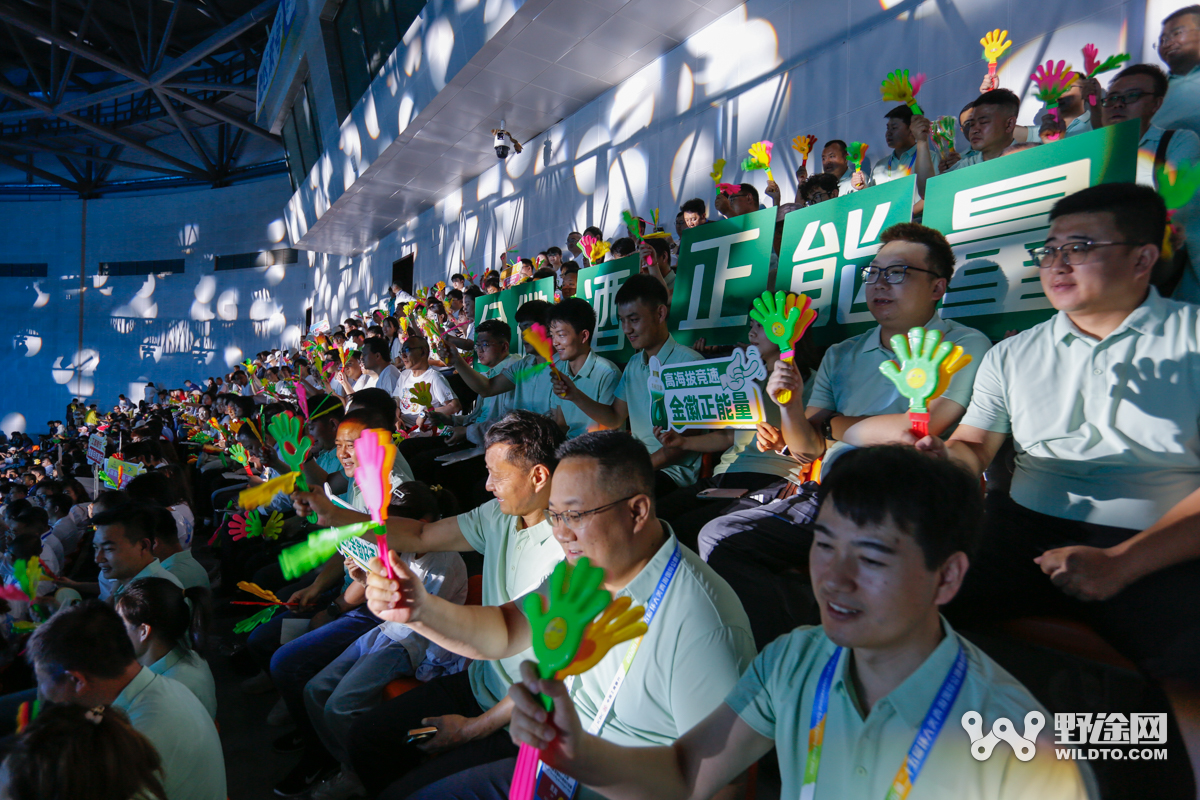 2026年第二十五届环大美青海国际公路自行车赛隆重开幕