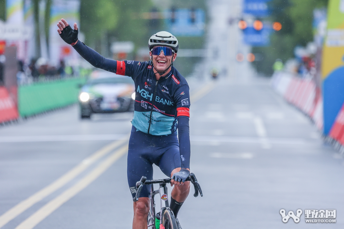 单飞40KM雨战登顶！UPVINE静藤助力MBH车队环青赛S5夺冠