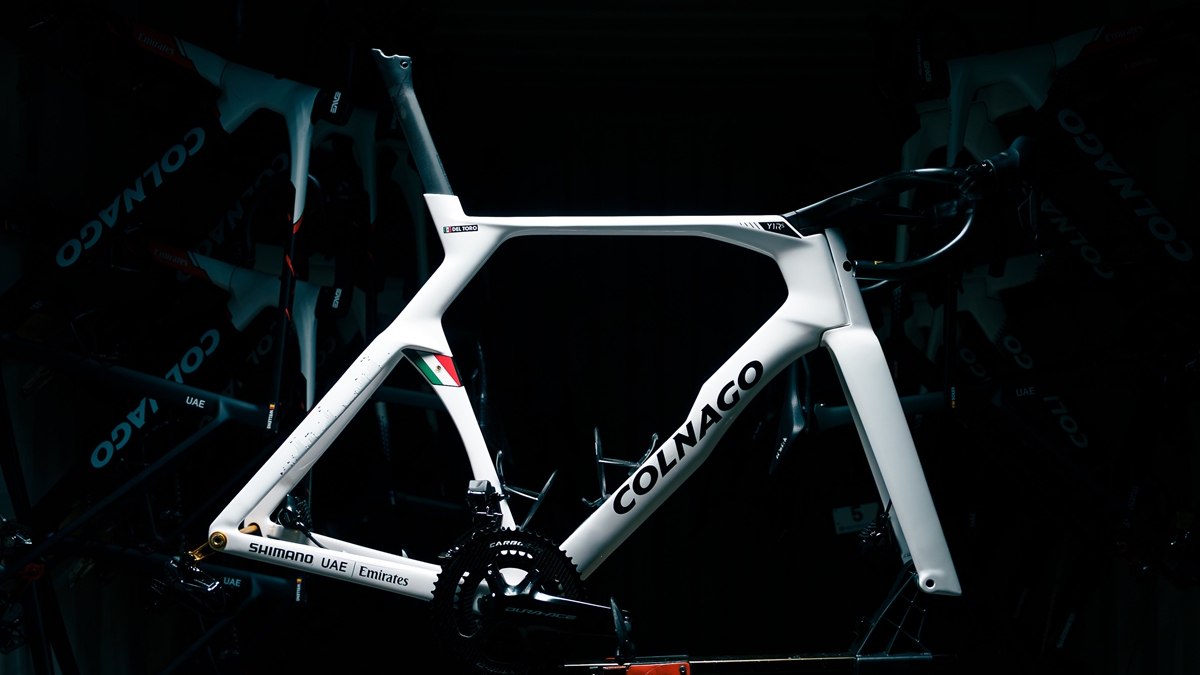 致敬五冠殊荣 COLNAGO 为 UAE 车队全员定制专属战车