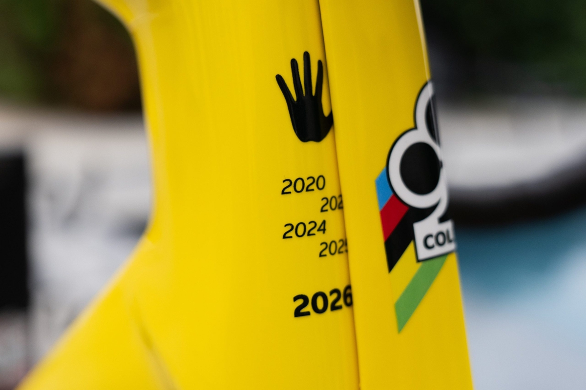 致敬五冠殊荣 COLNAGO 为 UAE 车队全员定制专属战车