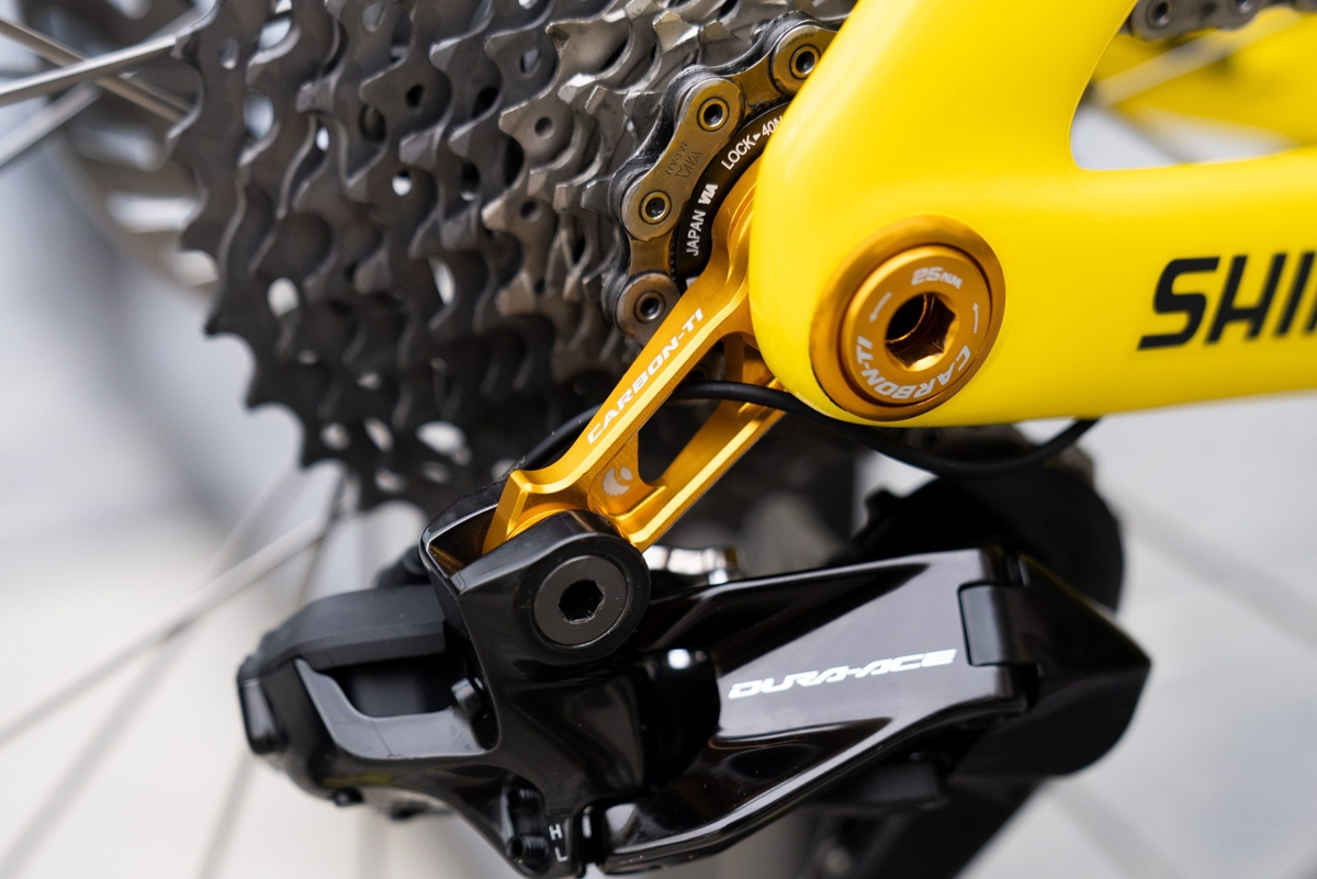 致敬五冠殊荣 COLNAGO 为 UAE 车队全员定制专属战车