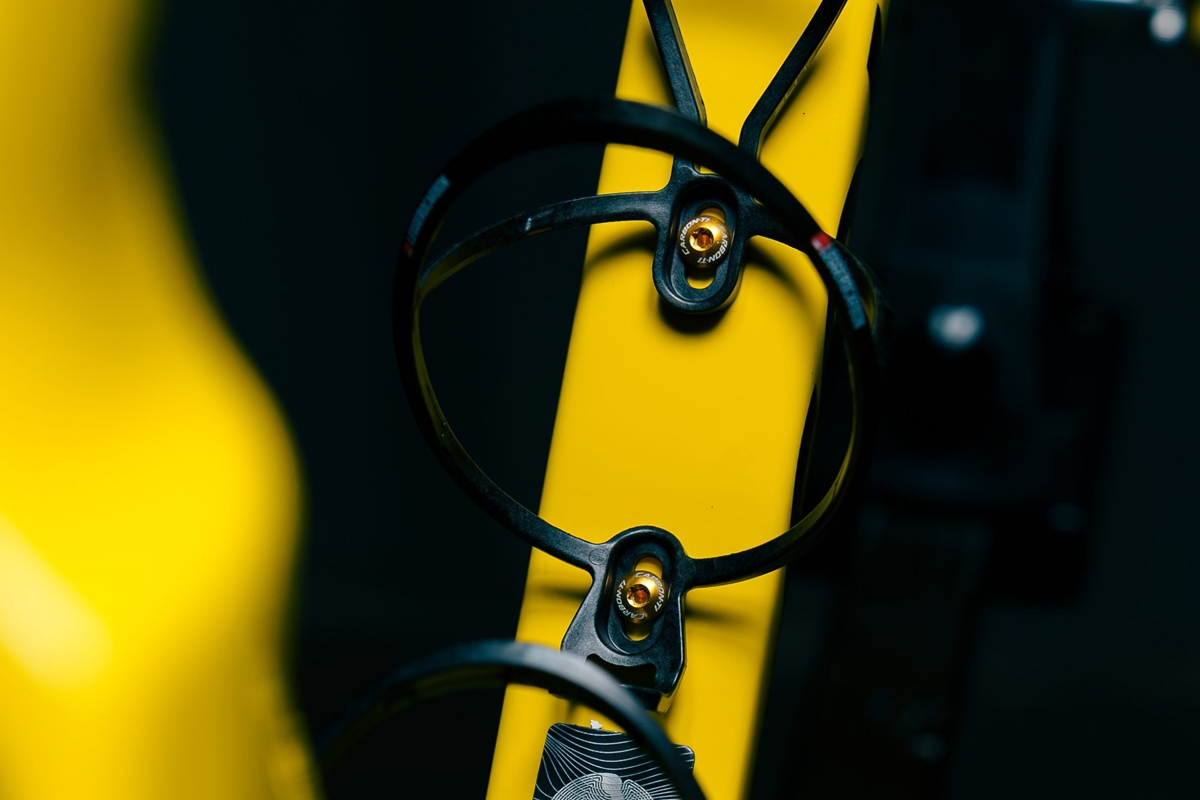 致敬五冠殊荣 COLNAGO 为 UAE 车队全员定制专属战车