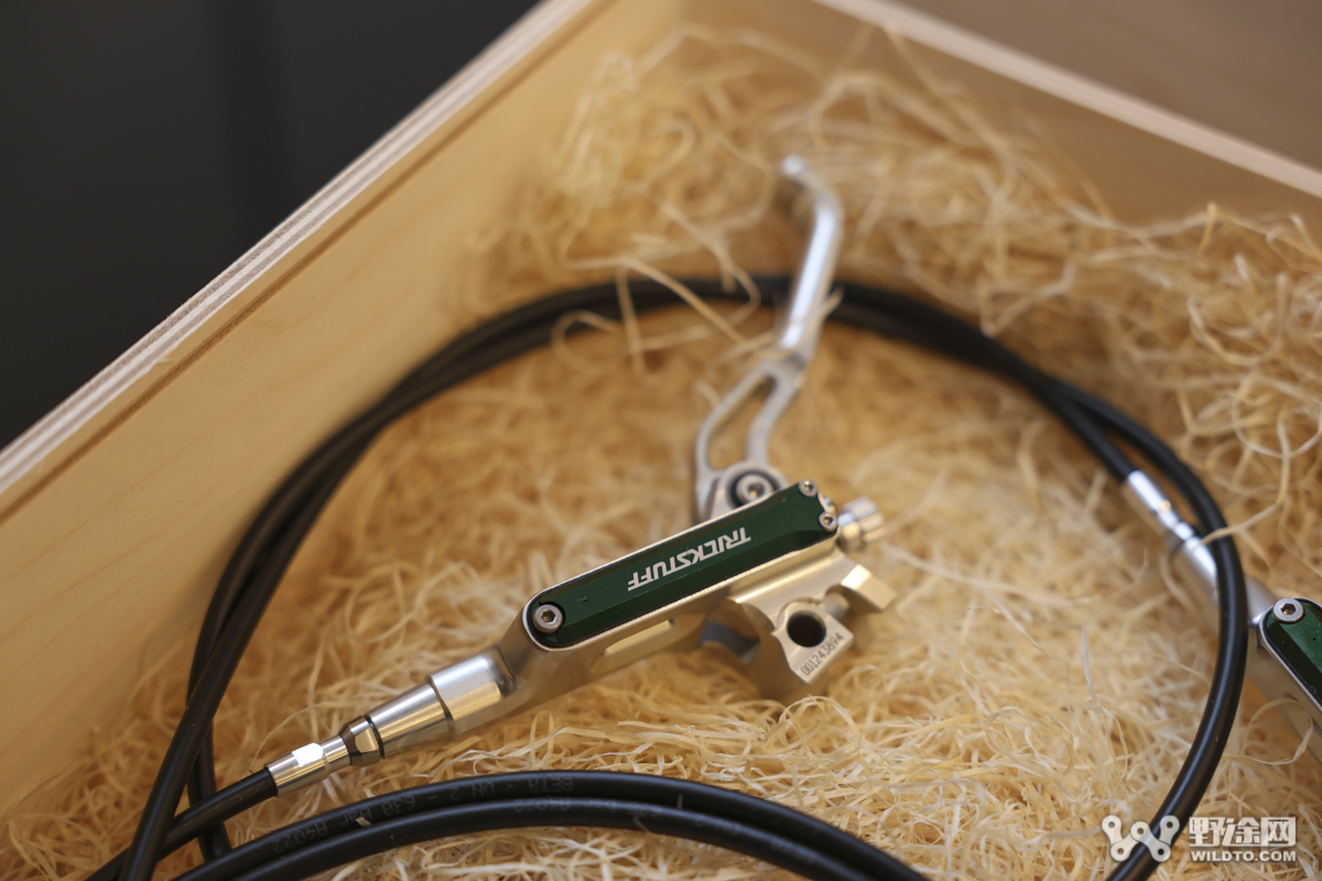 环法车队同款！ DT Swiss ARC 1100 限量版轮组正式发布