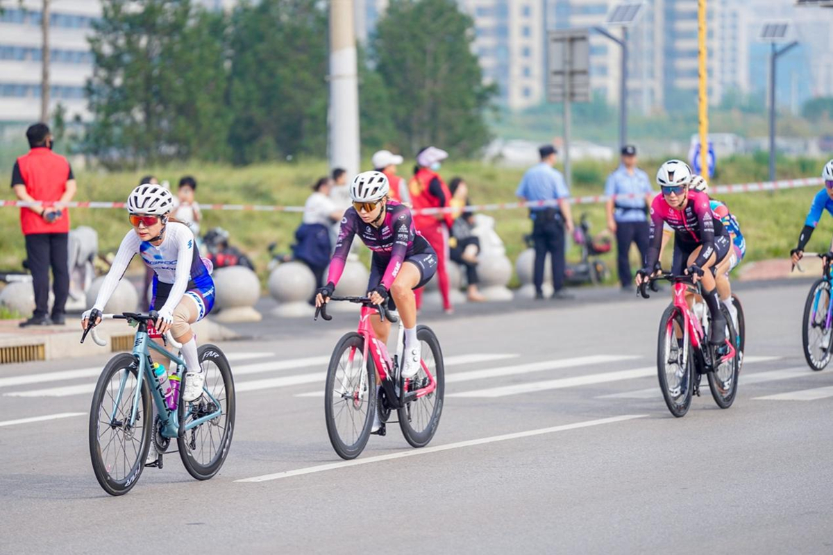 君乐宝2026公路车公开赛（邢台站）圆满落幕 1800余名车手竞速“太行泉城1号风景赛道”