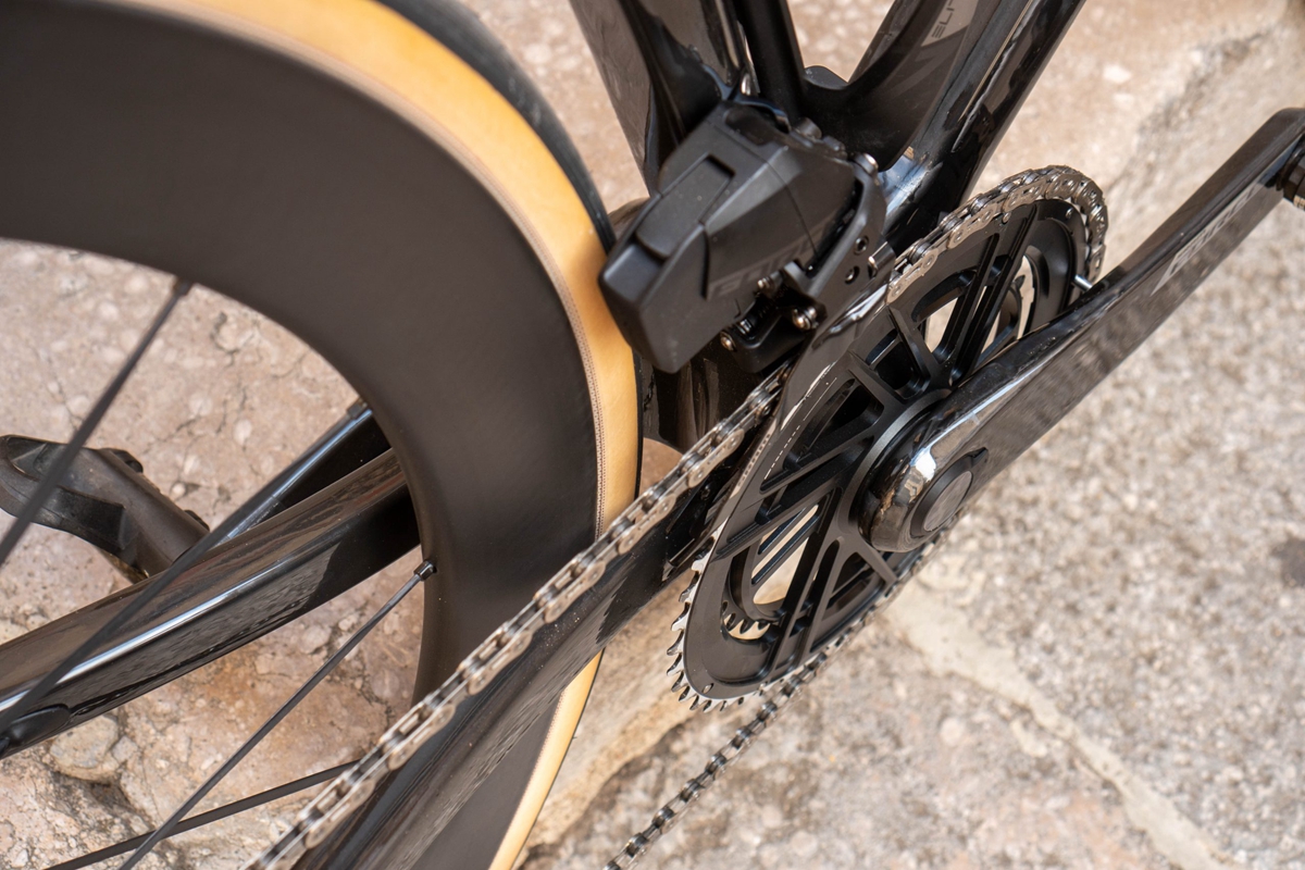 “希望车手有更多选择” Ridley全新Falcn RS 2.0轻量化公路车